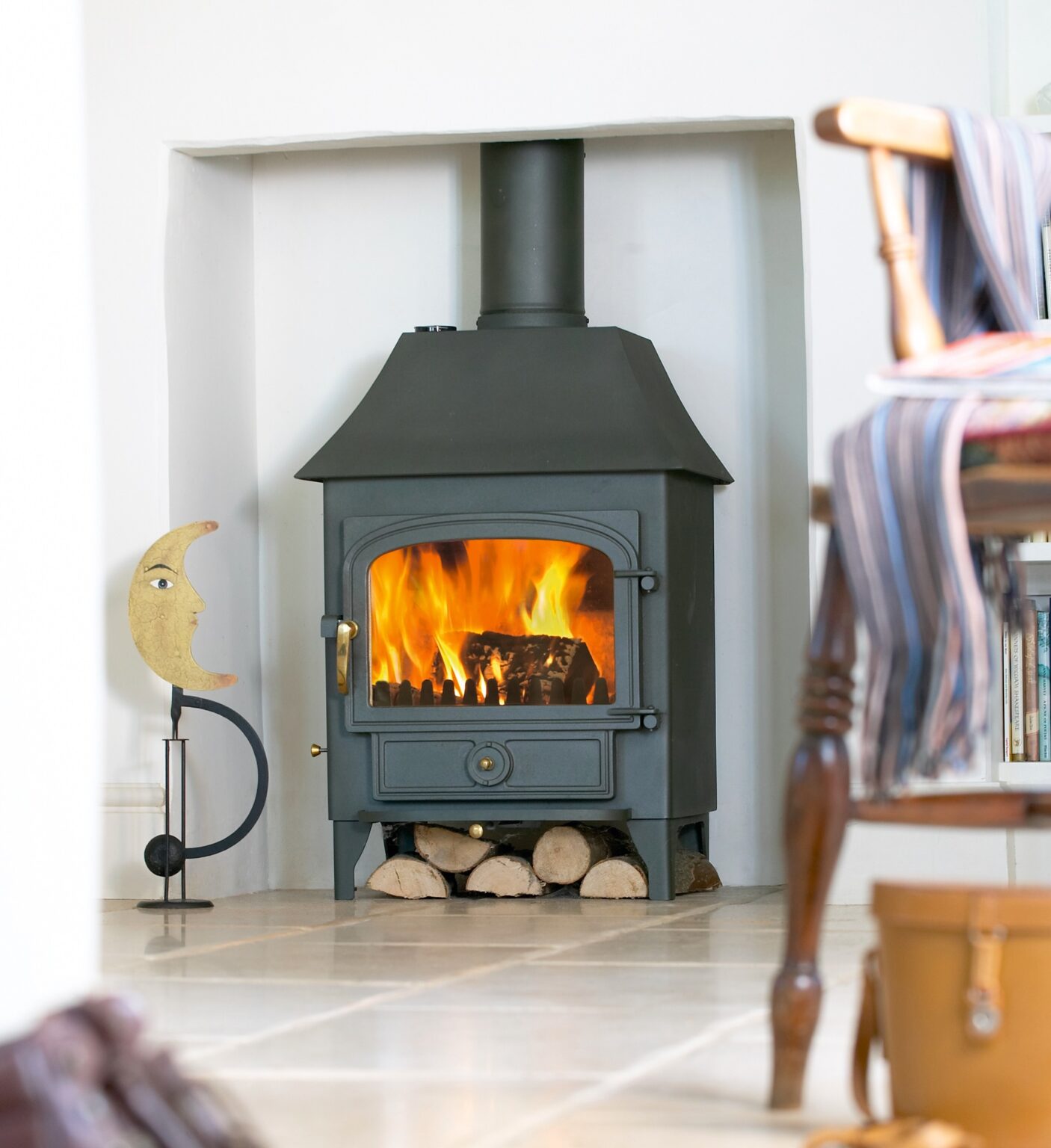 Clearview Vision 500 Multifuel Stove 8kw in black, brass fittings