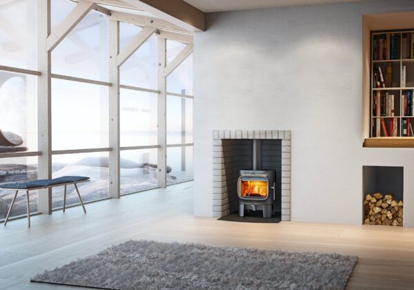 Jotul F105 - The Jotul F 105-series has a confident and friendly character. In spite of its size the Jotul F 105 is a wood stove that stands out from the rest. Some of the distinctive design elements of this wood stove include the large horizontal glass door, which offers a great view to the fire and the intuitive air control that make it very user friendly.