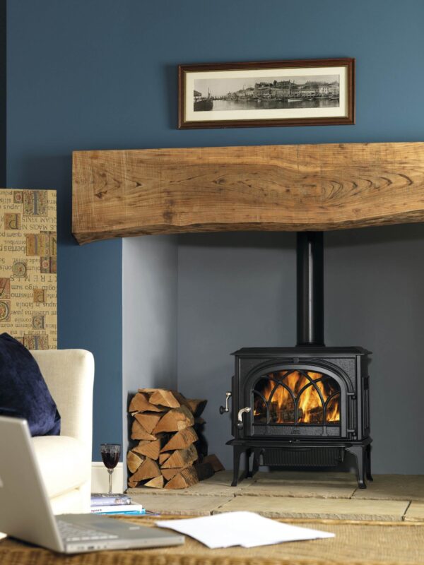 Jotul F500 - This is a large wood burning stove in a classic design, with one of the largest style doors available, which gives a fantastic view of the flames. Side and front door loading options allow for the wood stove to be positioned in a variety of settings.
