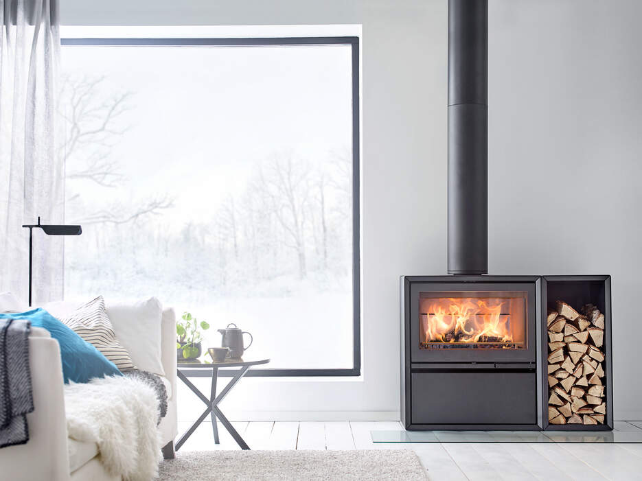 Contura 310 in Black with Cast Iron Door 1 Contura 310