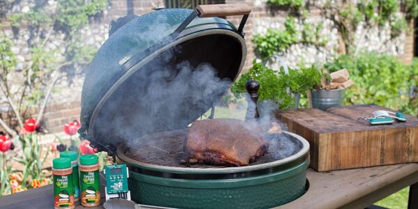 X-Large Big Green Egg Premium Royal Mahogany Table Bundle - <strong>What's Included:</strong> <strong>XL Big Green Egg</strong> <strong>XL Premium Royal Mahogany Table</strong> <strong>ConvEGGtor</strong> <strong>Charcoal 9kg</strong> <strong>XL Pizza Stone</strong> <strong>2 x Half Moon Searing Grid</strong> <strong>Internal Firebox, Fire Ring & Fire Grate</strong> <strong>Stainless Steel Cooking Grid</strong> <strong>Regulator Cap</strong> <strong>Tel-True Thermometer Dome Gauge</strong>