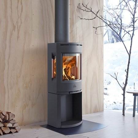 Jotul F130 Series - Jotul F 130-series is a modern and stylish designed woodstove. For houses with a low energy demand, this stove is an ideal option. It is compact and designed to function optimally on low burn. This will in turn give you a positive heating experience both when it comes to warmth and a great view of the flames. The Jotul F 130-series is clean burning with a modern combustion system making it more efficient and reducing wood consumption by up to 40%.