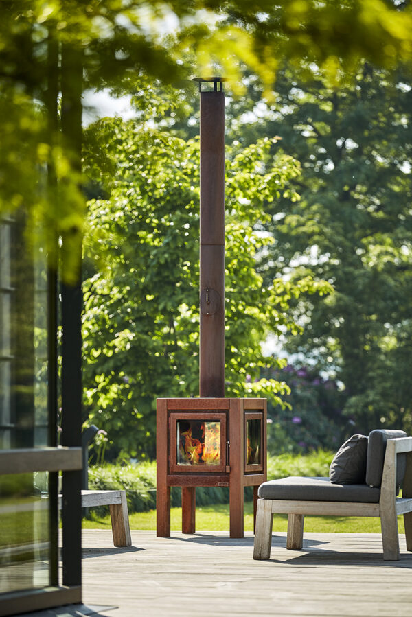 RB73 Quaruba L - Outdoor Wood Stove - 4 sided - <span lang="EN">The RB73 Quaruba L model is a wood stove with a stylish industrial appearance designed for outdoor use. </span><span lang="EN">This cube-shaped terrace stove has an unique modular construction and is therefore assembled as desired with 1 ( glass fronted door) to 4 glass panels. </span><span lang="EN">The door catch is located between the door panel and the right leg. </span><span lang="EN">The version with 4-wheels is easily moved. In addition, the platform for the wheels can also be used as storage for firewood.  *</span>Free next day delivery.
