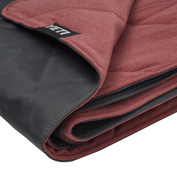 Yeti Lowands Blanket - Fireside Red (6) £166.67