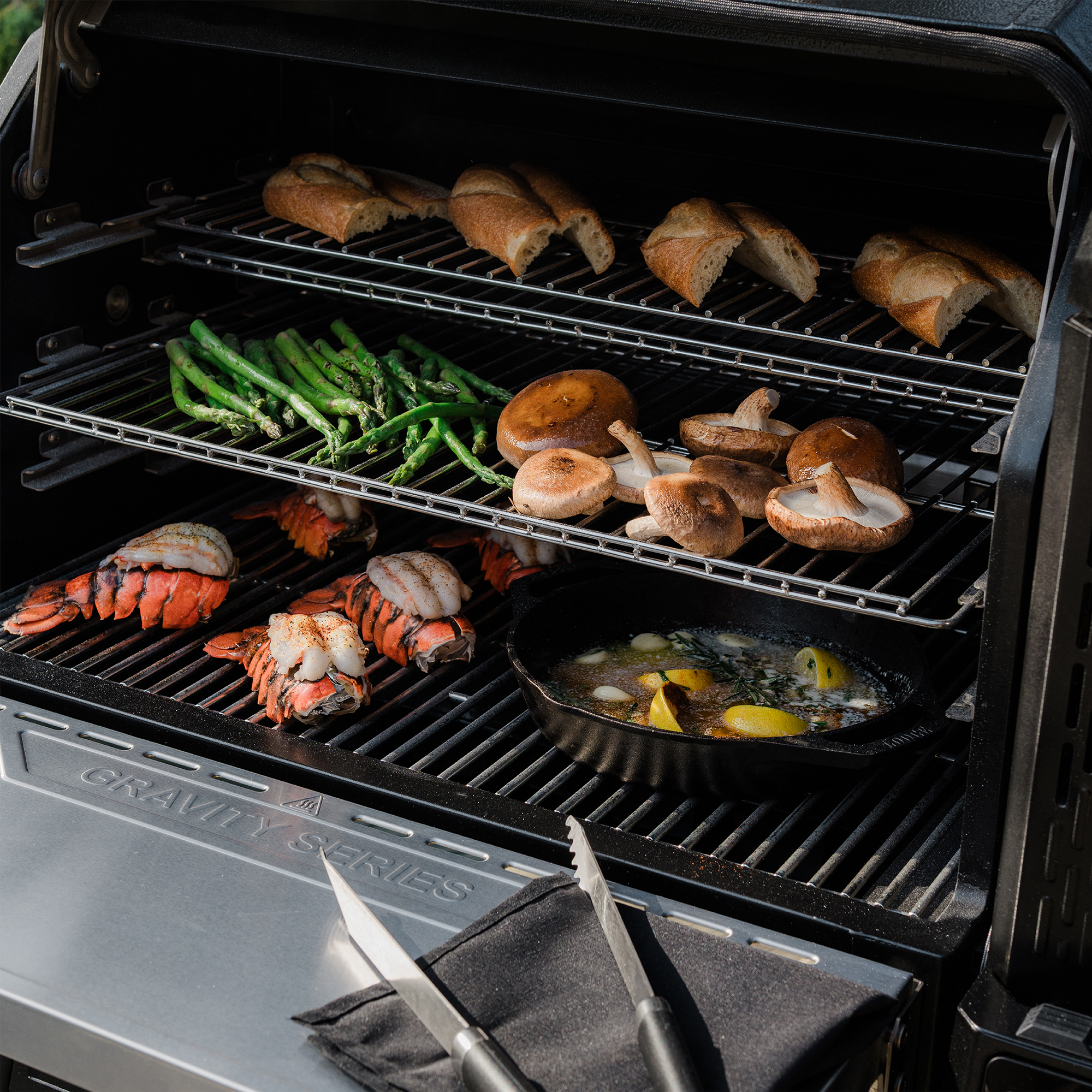 Masterbuilt Gravity Series XT Digital Charcoal BBQ & Smoker 13 Masterbuilt Gravity Series XT Digital Charcoal BBQ & Smoker